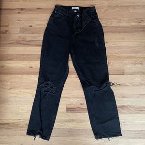 Abercrombie Curve Love 90s High Rise Straight Black Jeans.